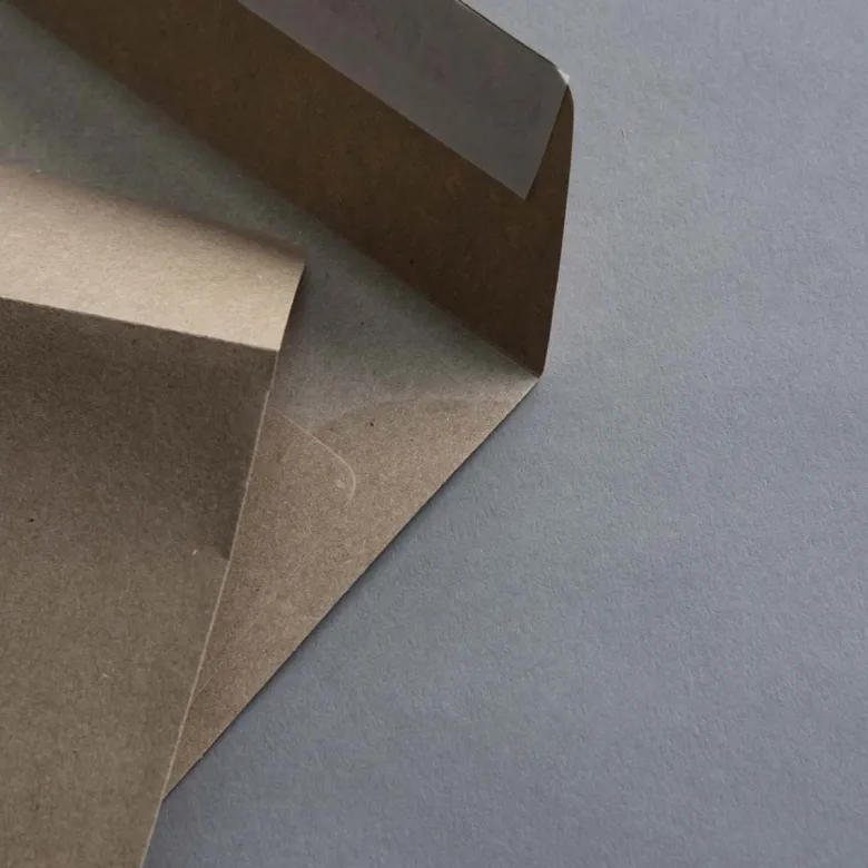 Kraftpapier Muskat Briefumschläge quadratisch 160 x 160 mm haftklebend